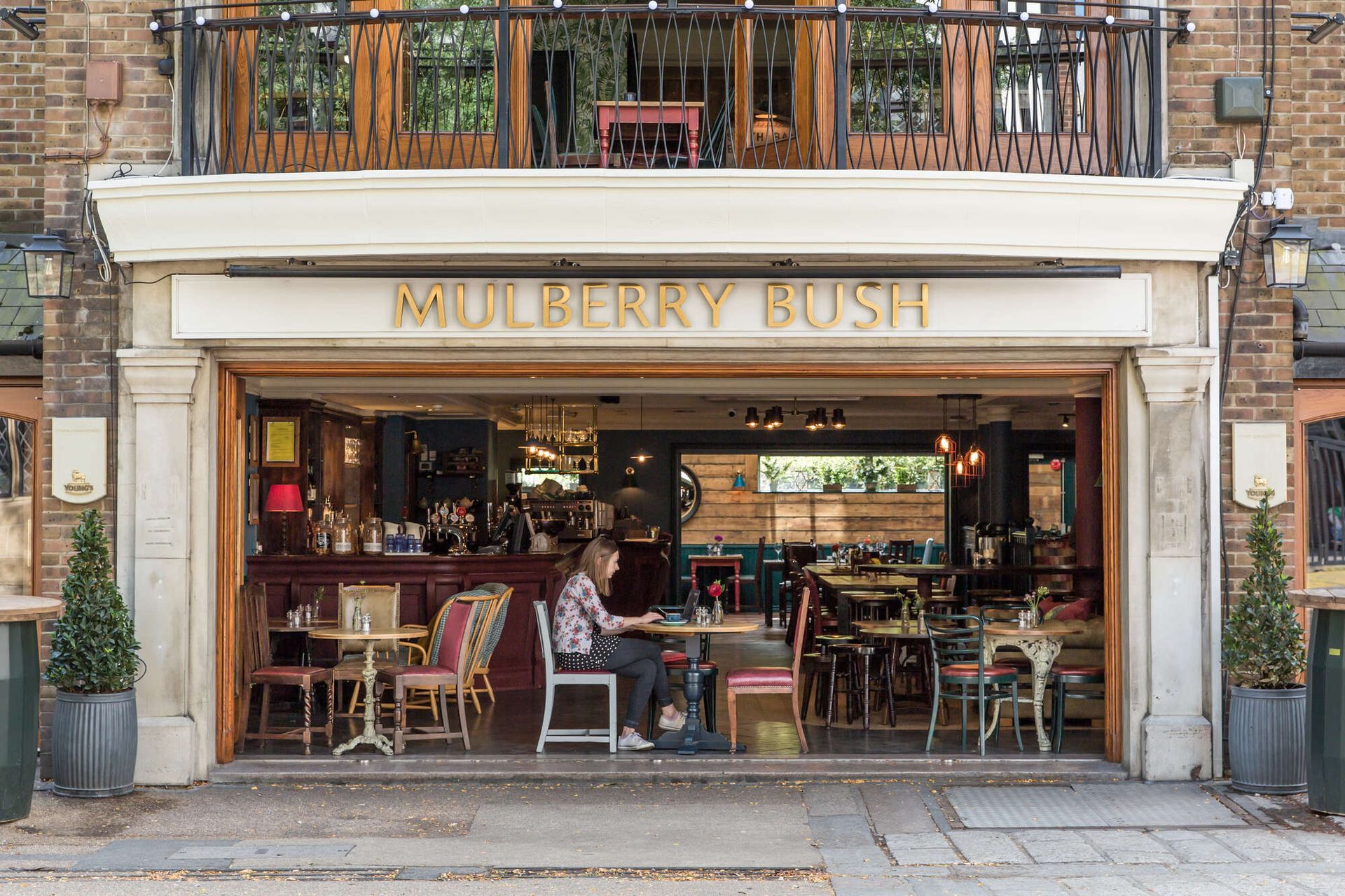 Mulberry Bush | The best pub, bar & restaurant Southbank, London